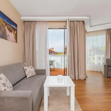 Mierzeja - Marina, Katy Rybackie, 100 M Od Zalewu Wislanego