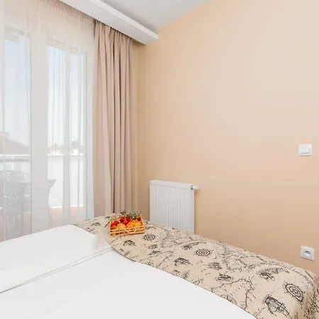 Mierzeja - Marina, Katy Rybackie, 100 M Od Zalewu Wislanego Kąty Rybackie