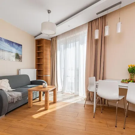 Mierzeja - Marina, Katy Rybackie, 100 M Od Zalewu Wislanego *