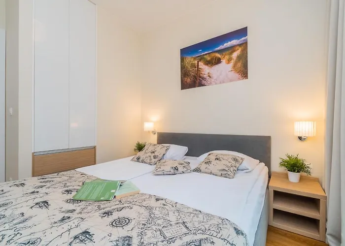 Mierzeja - Marina, Katy Rybackie, 100 M Od Zalewu Wislanego