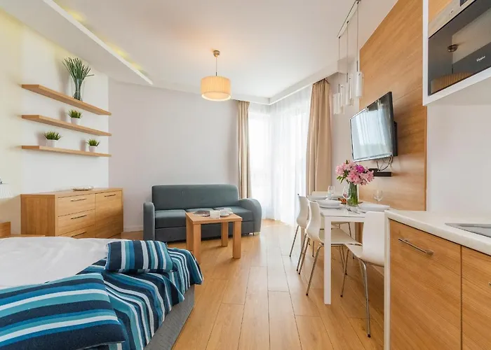 Mierzeja - Marina, Katy Rybackie, 100 M Od Zalewu Wislanego